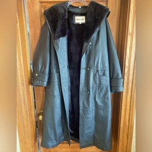 Vintage Donna Pelle genuine leather winter trench coat with removable lining